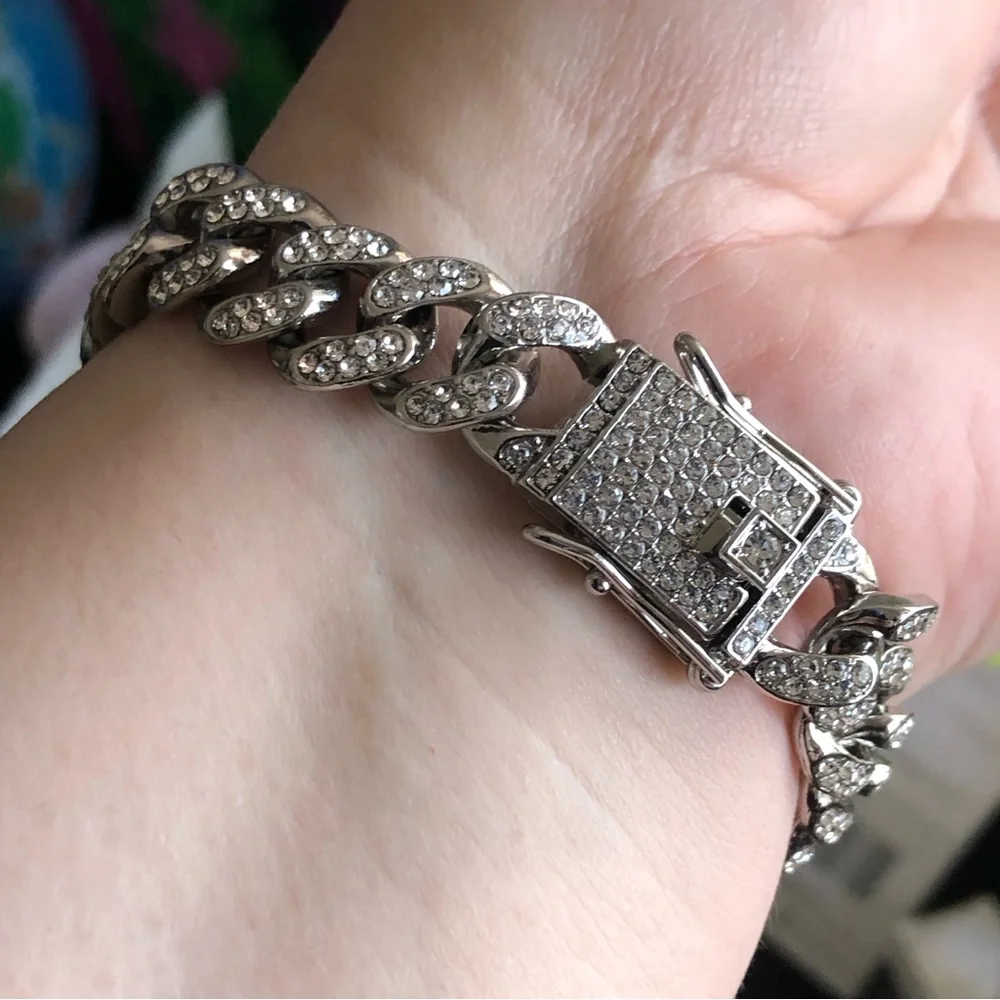 Men’s and women’s silver plated sparkle iced out Cuban chain link bracelet